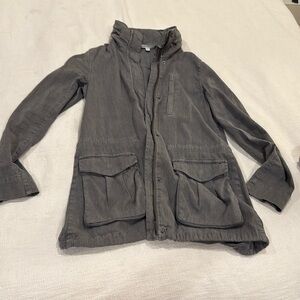 Comfortable versatile James Perse jacket with hood in zipper for storage
